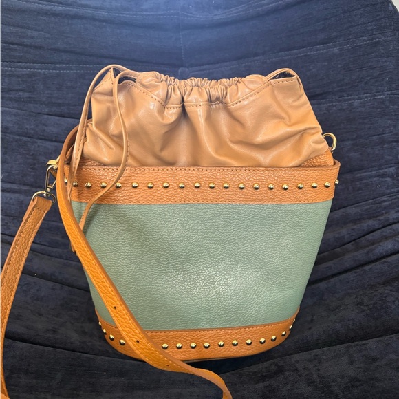 Tan and Green Bucket Bag - Picture 2 of 3